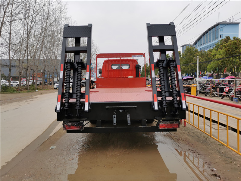 東風(fēng)福瑞卡單橋平板運(yùn)輸車(chē)