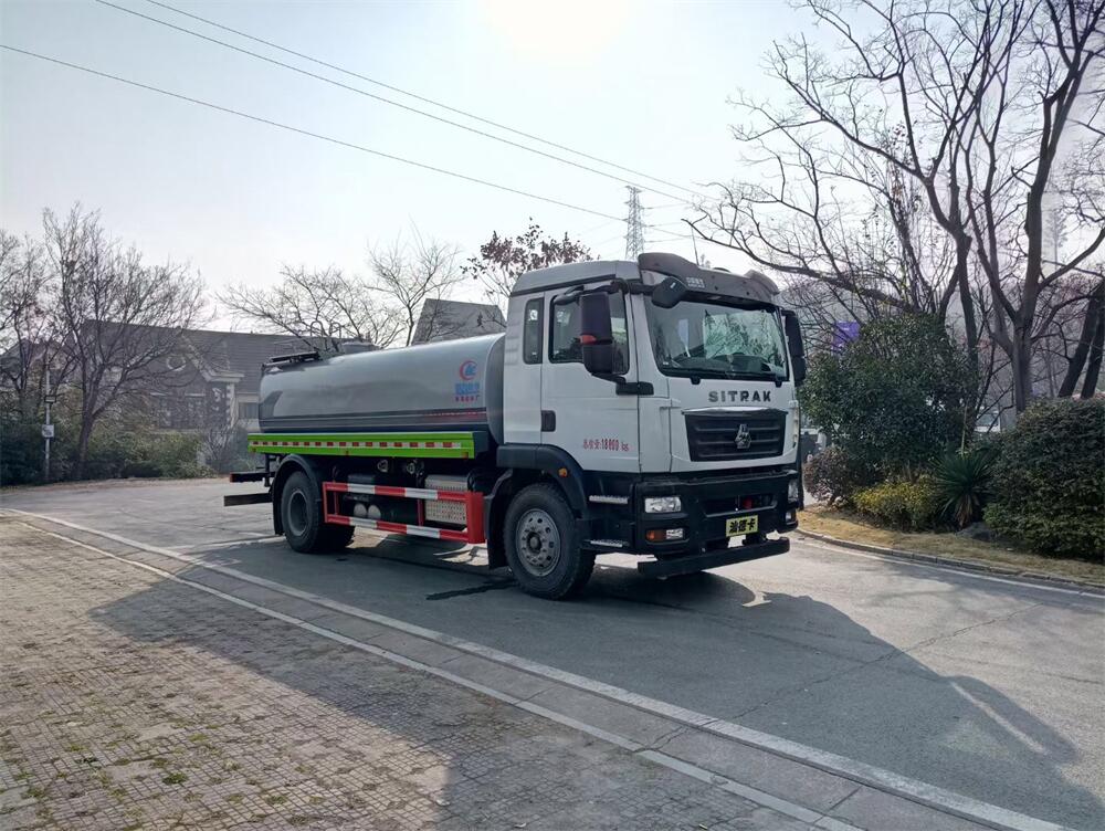 12噸15噸灑水車-重汽汕德卡單橋國(guó)六12方15立方灑水車廠家價(jià)格