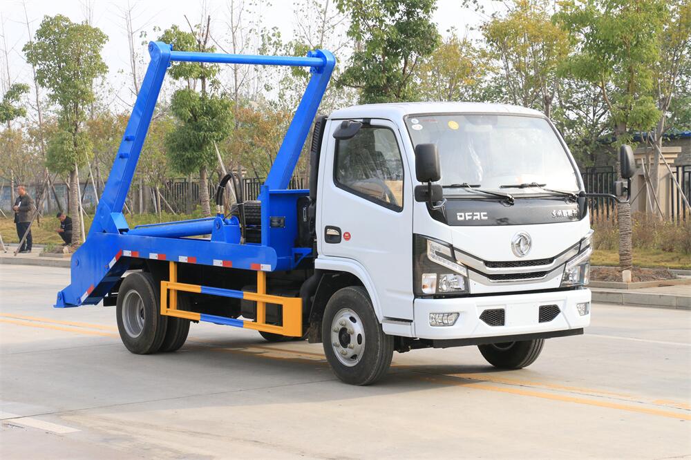 4方擺臂垃圾車(chē)-程力東風(fēng)多利卡4噸擺臂式垃圾車(chē)廠家